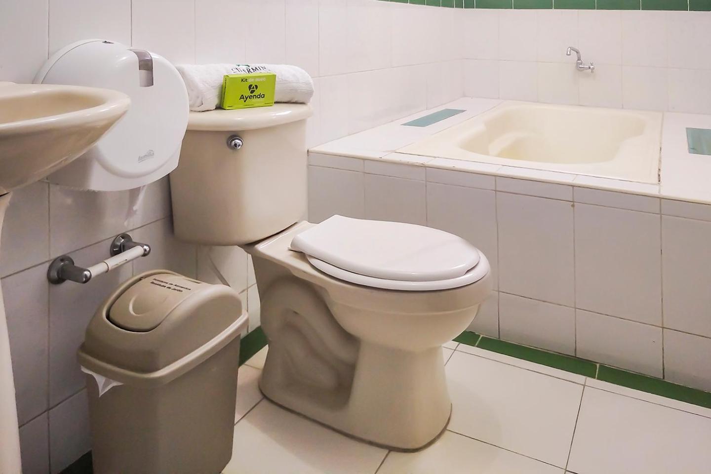 Ayenda 1622 Charmin Hotel Санта Марта Екстериор снимка